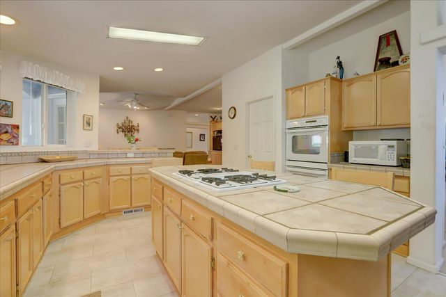 10966 Badger Ct, Penn Valley, CA 95946