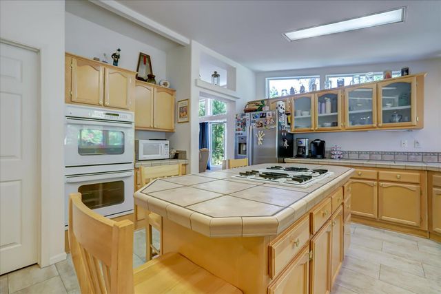 10966 Badger Ct, Penn Valley, CA 95946