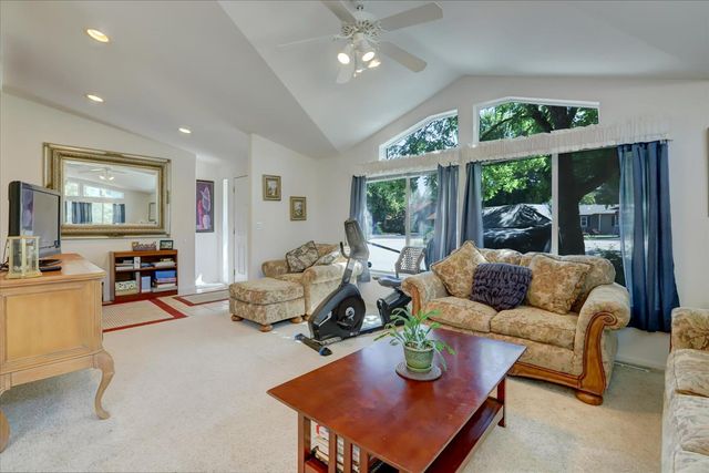 10966 Badger Ct, Penn Valley, CA 95946