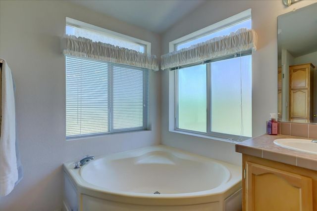 10966 Badger Ct, Penn Valley, CA 95946