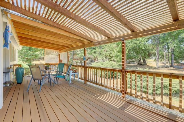 10966 Badger Ct, Penn Valley, CA 95946