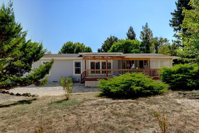10966 Badger Ct, Penn Valley, CA 95946