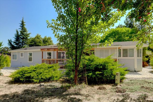 10966 Badger Ct, Penn Valley, CA 95946