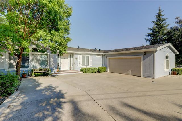 10966 Badger Ct, Penn Valley, CA 95946