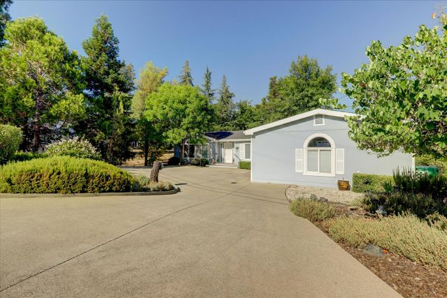 10966 Badger Ct, Penn Valley, CA 95946