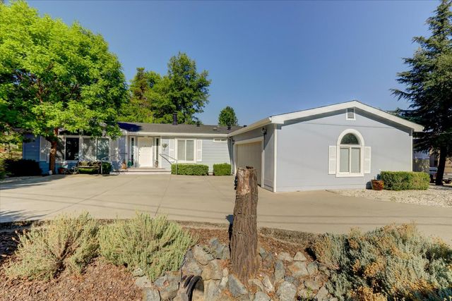 10966 Badger Ct, Penn Valley, CA 95946