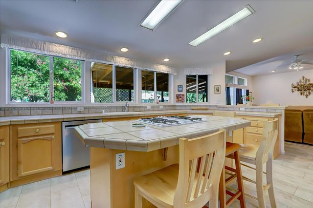 10966 Badger Ct, Penn Valley, CA 95946