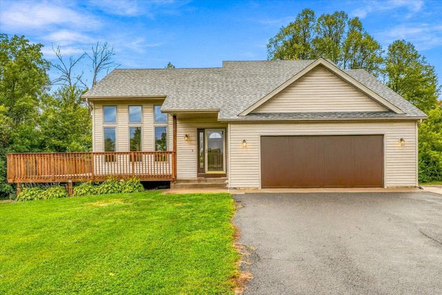 33644 Oasis Road, Center City, MN 55012