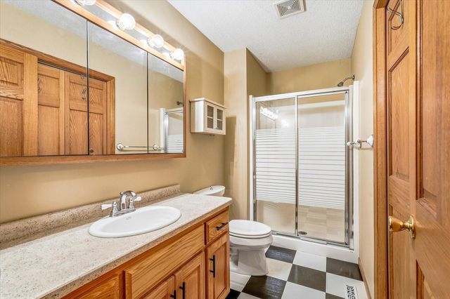 33644 Oasis Road, Center City, MN 55012