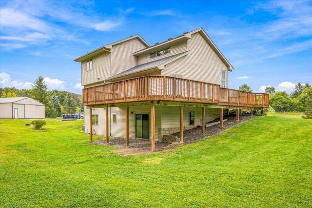 33644 Oasis Road, Center City, MN 55012