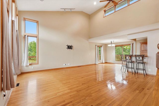 33644 Oasis Road, Center City, MN 55012