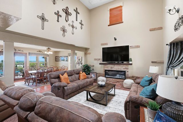 980 Hillside Circle SW, Los Lunas, NM 87031