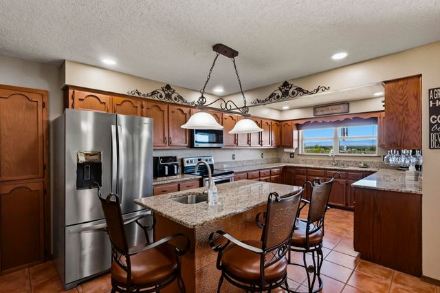 980 Hillside Circle SW, Los Lunas, NM 87031