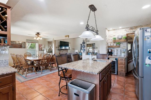 980 Hillside Circle SW, Los Lunas, NM 87031