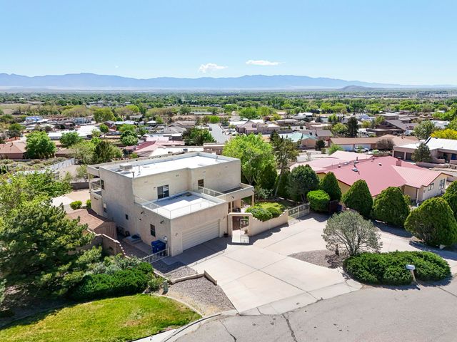 980 Hillside Circle SW, Los Lunas, NM 87031