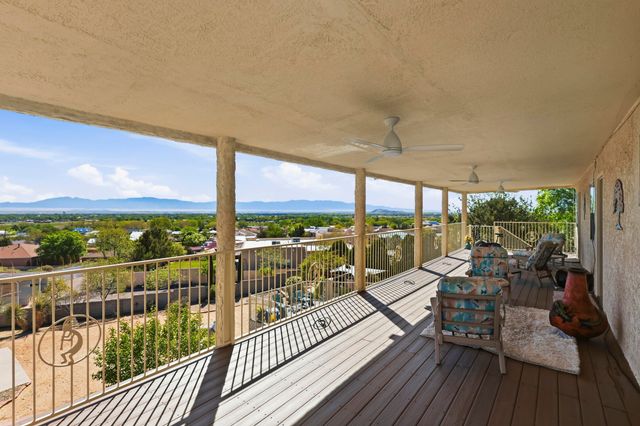 980 Hillside Circle SW, Los Lunas, NM 87031