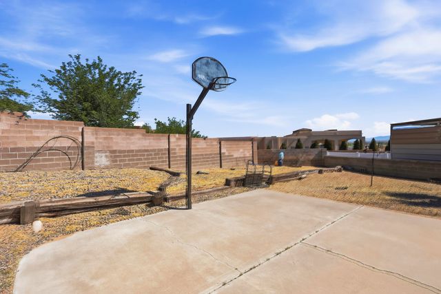 980 Hillside Circle SW, Los Lunas, NM 87031