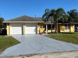 2351 SE Maize Street, Port St Lucie, FL 34952