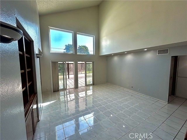 10 Bluff Point Court, Pomona, CA 91766