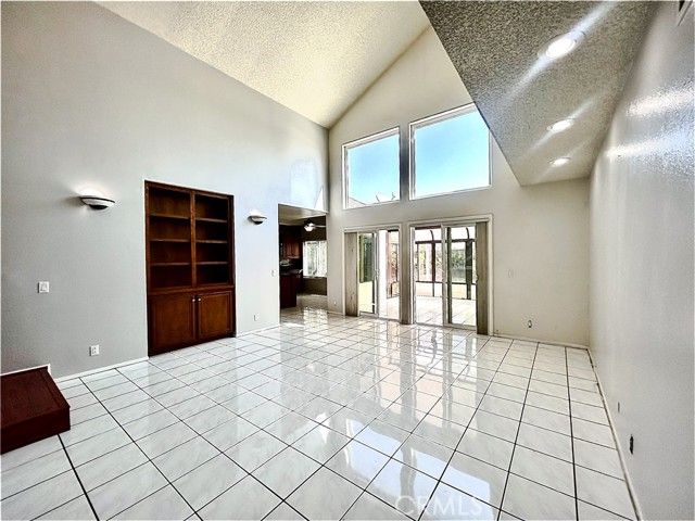 10 Bluff Point Court, Pomona, CA 91766