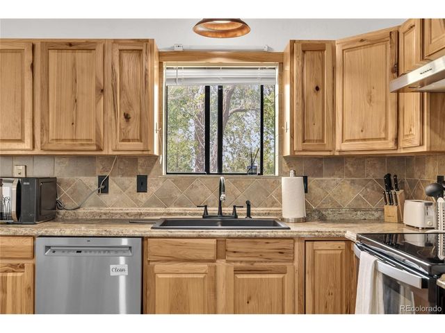 6585 W Mississippi Pl, Lakewood, CO 80232