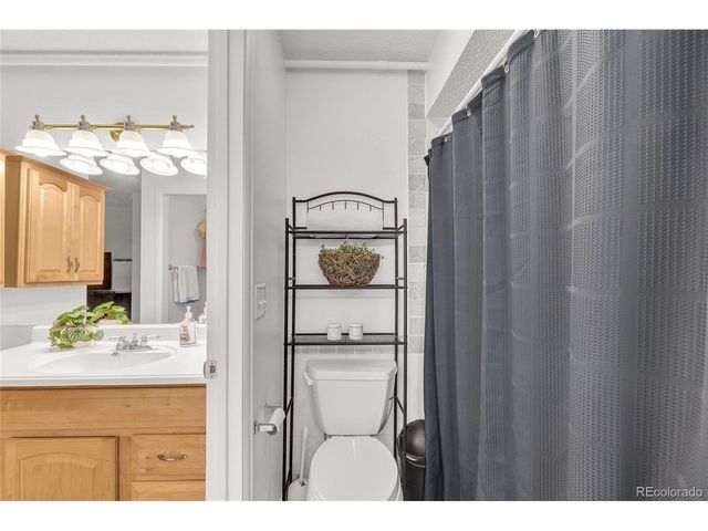 6585 W Mississippi Pl, Lakewood, CO 80232
