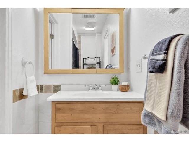 6585 W Mississippi Pl, Lakewood, CO 80232