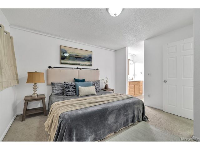 6585 W Mississippi Pl, Lakewood, CO 80232
