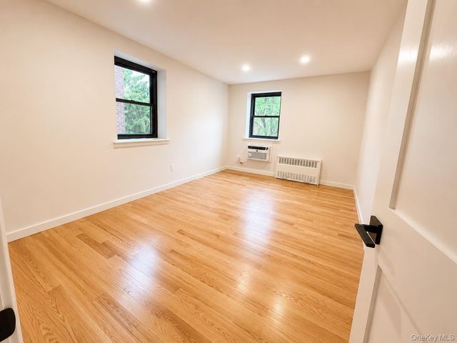 86-10 151St Avenue 3E, Howard Beach, NY 11414
