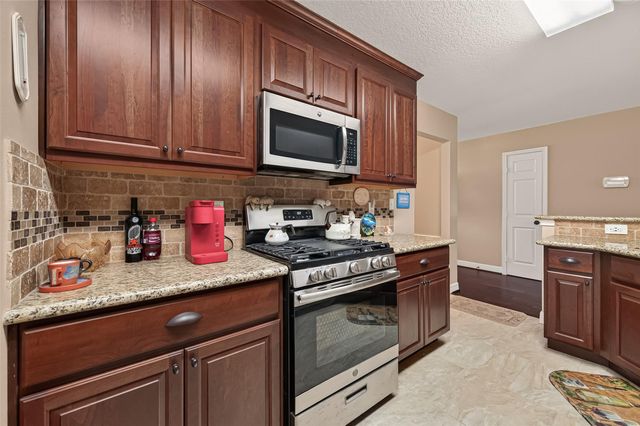 3413 Blue Wing Drive, Dickinson, TX 77539