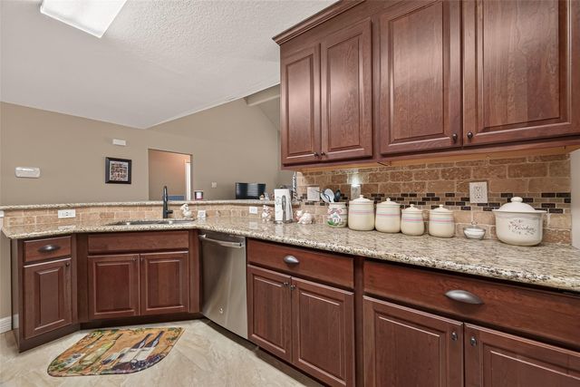 3413 Blue Wing Drive, Dickinson, TX 77539