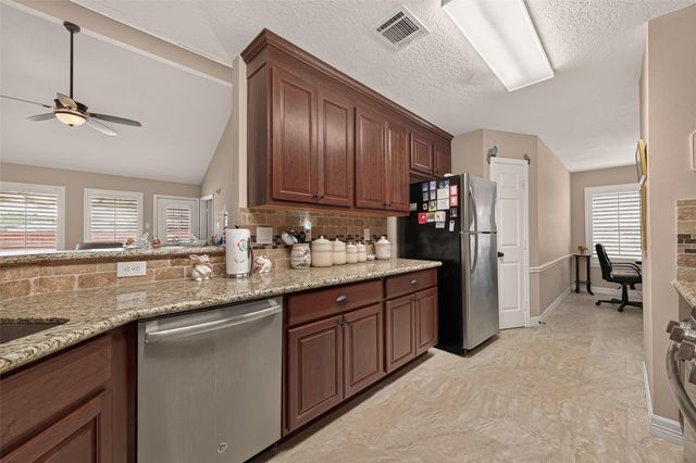 3413 Blue Wing Drive, Dickinson, TX 77539