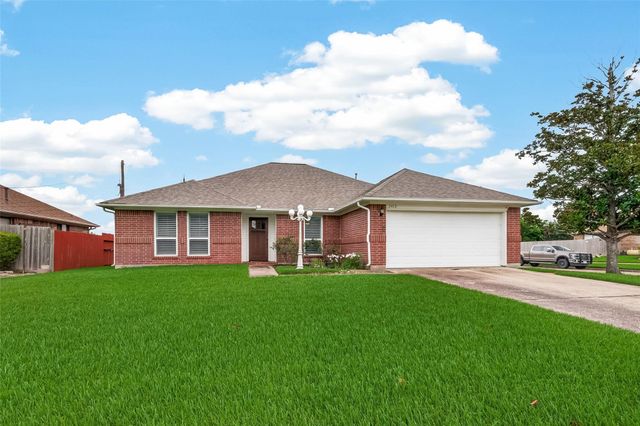 3413 Blue Wing Drive, Dickinson, TX 77539