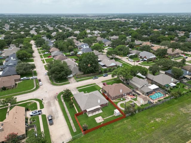 3413 Blue Wing Drive, Dickinson, TX 77539