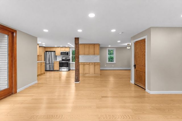 82 Boston Rd, Sutton, MA 01590