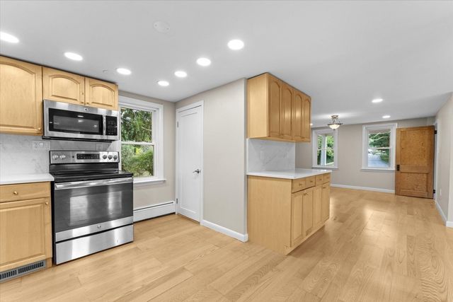 82 Boston Rd, Sutton, MA 01590