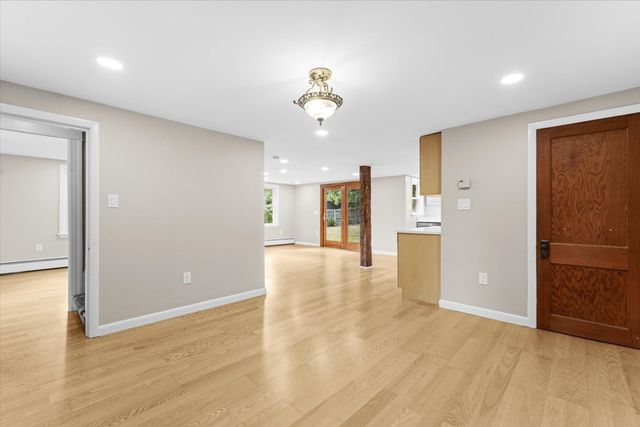 82 Boston Rd, Sutton, MA 01590