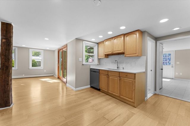 82 Boston Rd, Sutton, MA 01590