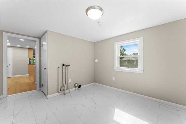 82 Boston Rd, Sutton, MA 01590
