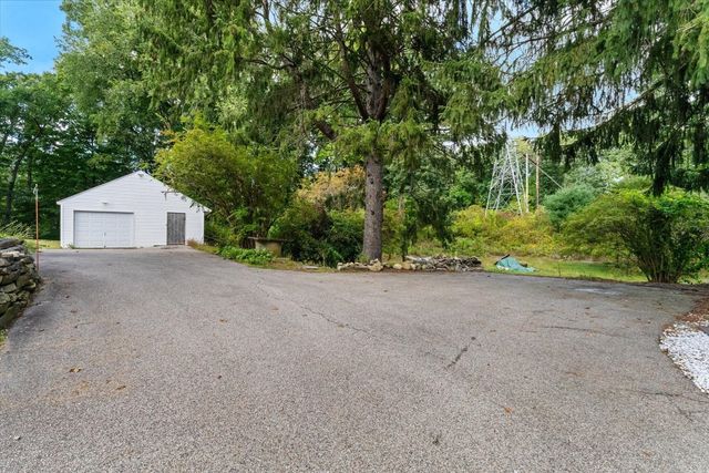 82 Boston Rd, Sutton, MA 01590