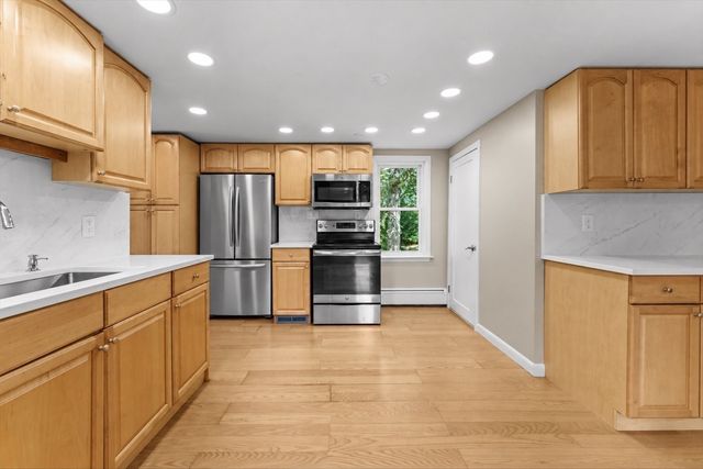 82 Boston Rd, Sutton, MA 01590