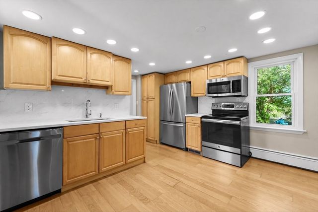 82 Boston Rd, Sutton, MA 01590