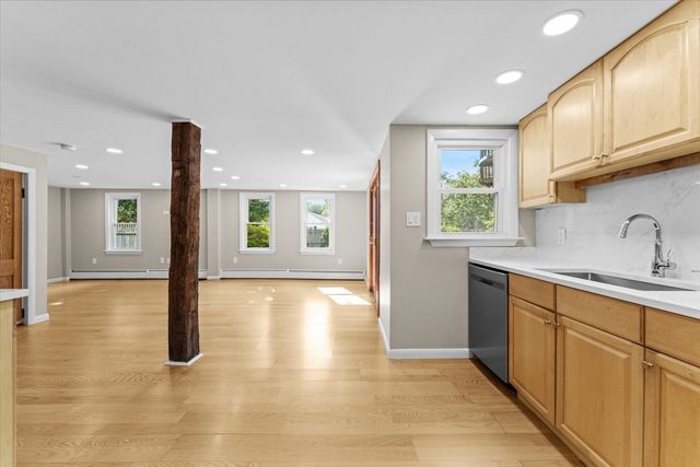 82 Boston Rd, Sutton, MA 01590