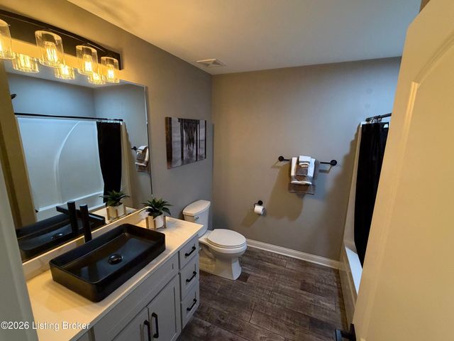 130 Burlington Ct, Mt Washington, KY 40047