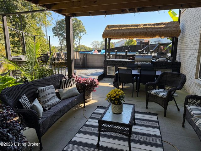 130 Burlington Ct, Mt Washington, KY 40047
