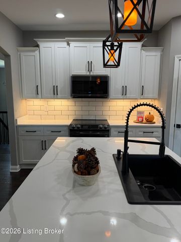 130 Burlington Ct, Mt Washington, KY 40047