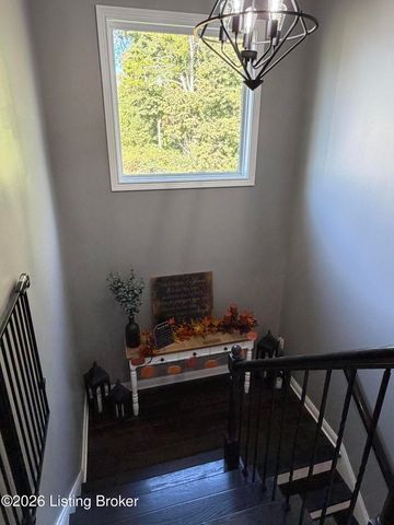 130 Burlington Ct, Mt Washington, KY 40047