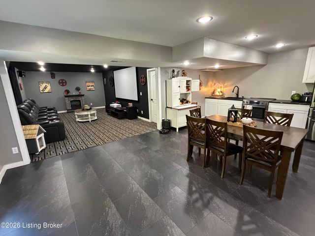 130 Burlington Ct, Mt Washington, KY 40047
