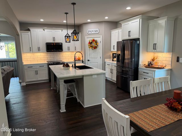 130 Burlington Ct, Mt Washington, KY 40047