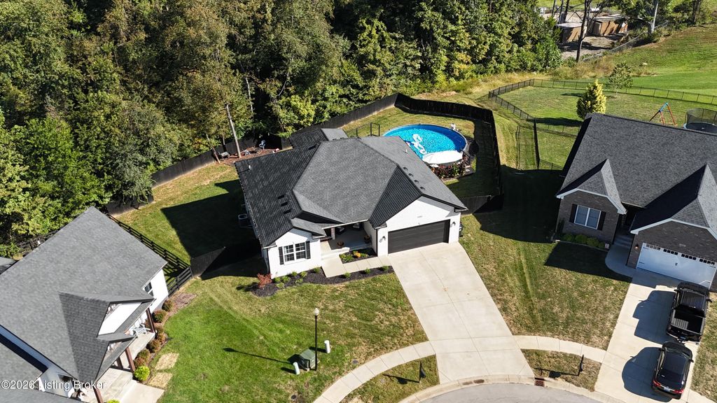 130 Burlington Ct, Mt Washington, KY 40047